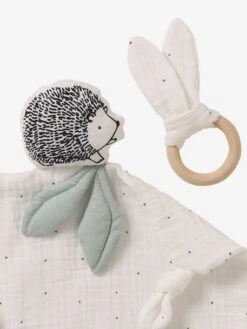 Doudou Carré En Coton Bio* Et Polyester + Hochet Rond LOVELY NATURE Blanc Moyen Uni Avec Decor - Vertbaudet 7 Doudou Carré En Coton Bio* Et Polyester + Hochet Rond LOVELY NATURE Blanc Moyen Uni Avec Decor - Vertbaudet -Produits Pour Bébé doudou carre en coton bio et polyester hochet rond lovely nature 2
