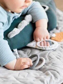 Peluche D'Activités Croco - DONE BY DEER Vert - Done By Deer -Produits Pour Bébé peluche dactivites croco done by deer 2