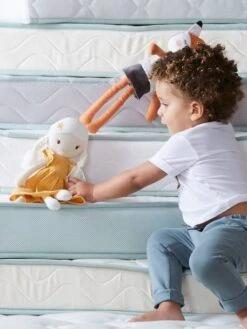 Poupée En Tissu + 2 Robes Blanc - Vertbaudet -Produits Pour Bébé poupee en tissu 2 robes 3